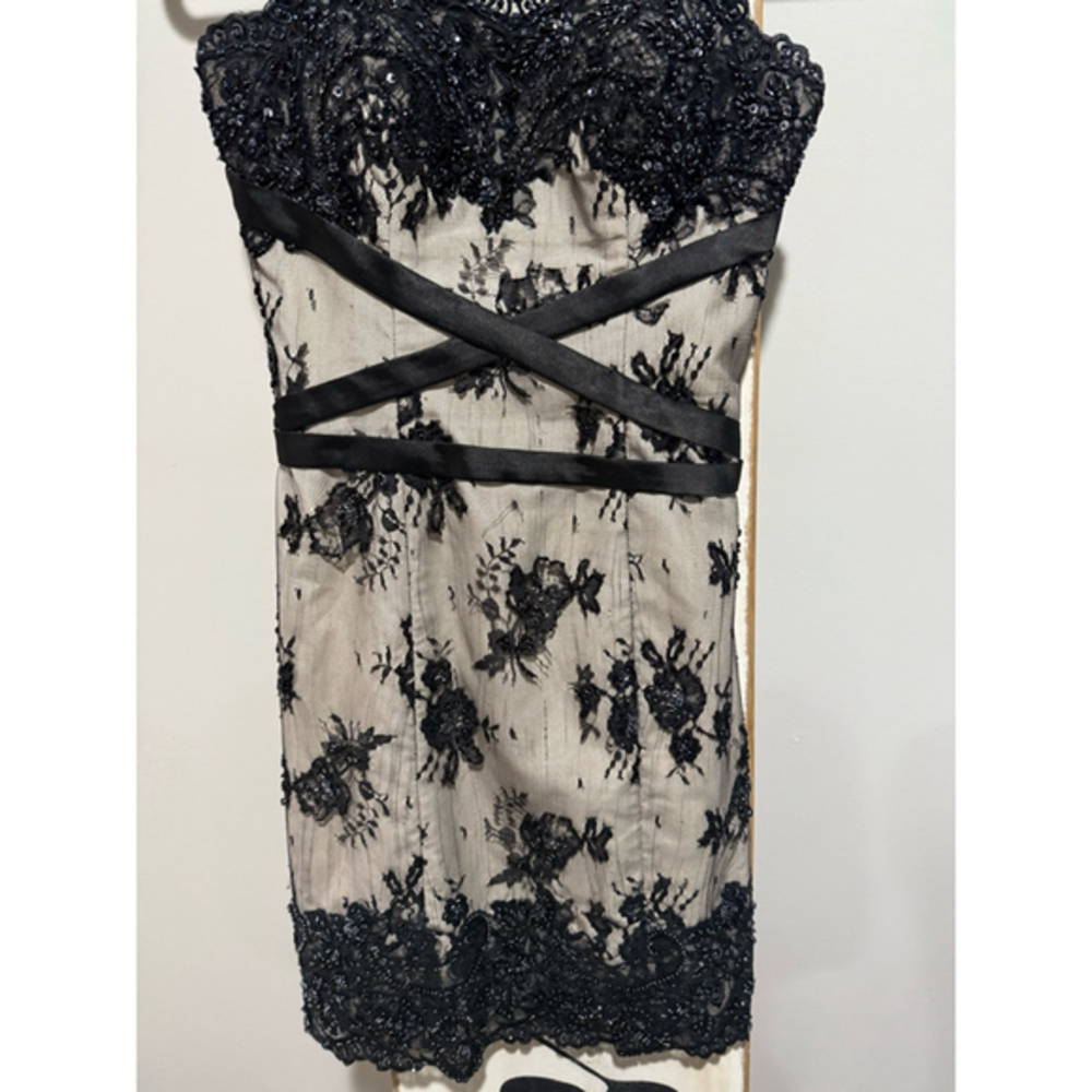La Femme Lace Cocktail Dress 0